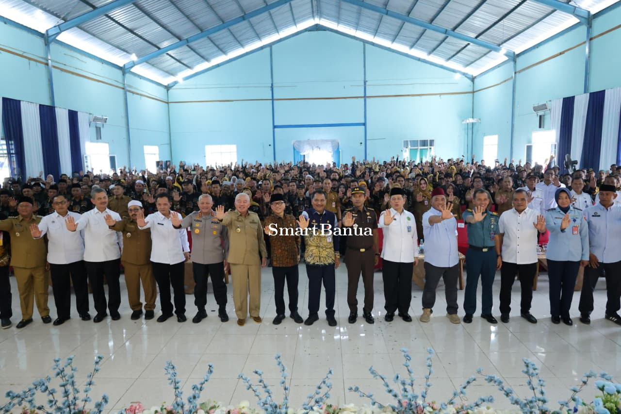 Menteri Desa dan PDT Yandri Susanto Didampingi Gubernur H. Muhidin Deklarasikan Desa Bersinar, Kalsel Siap Perangi Narkoba