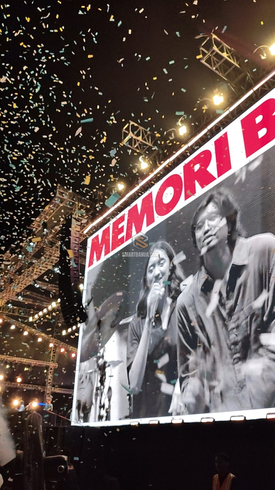 Sheila On 7 Guncang Buzz Youth FestPuluhan Ribu Penonton Bernyanyi Bersama