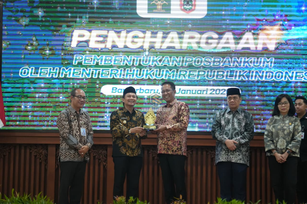 Menteri Hukum Supratman Didampingi Wagub Hasnuryadi Resmikan Pos Pelayanan  Hukum Desa/Kelurahan se- Kalsel