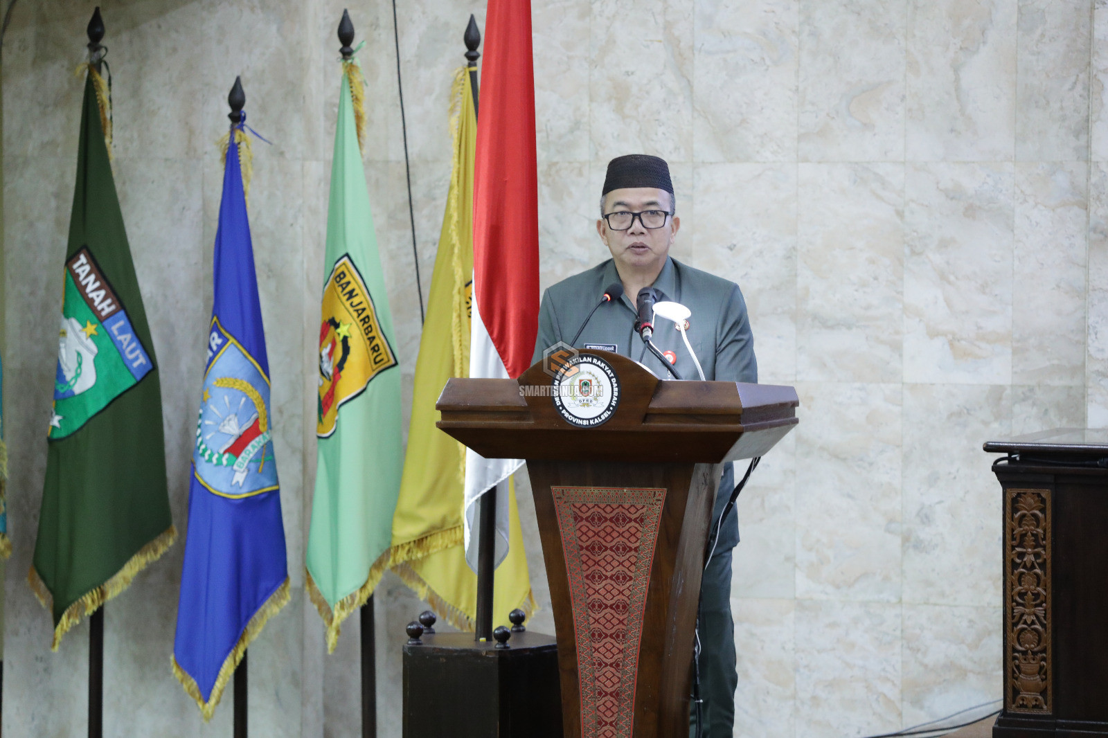 Gubernur Kalsel Sampaikan Jawaban atas Pandangan Fraksi DPRD, Tiga Raperda Strat...