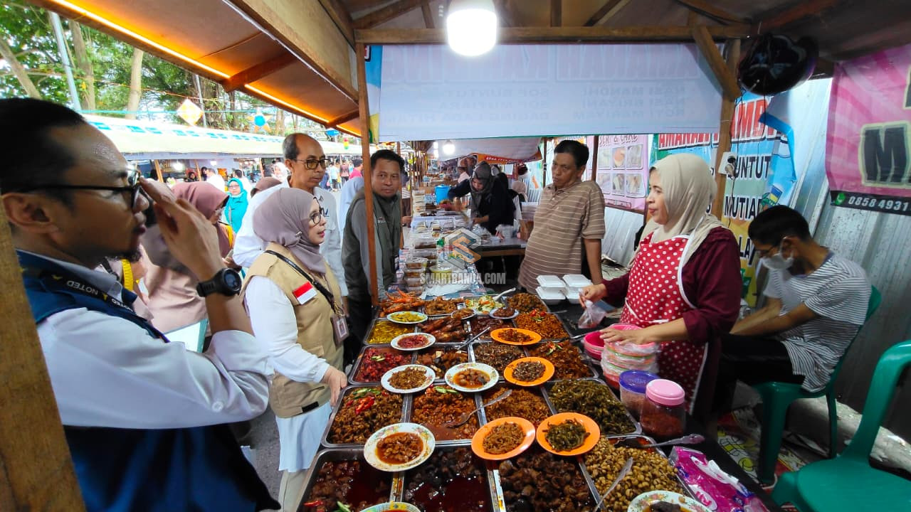 BBPOM Uji Puluhan Sample Makanan di Pasar Wadai Banjarmasin