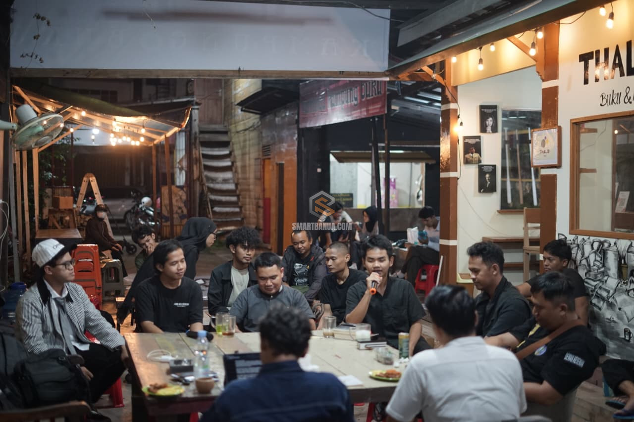 Puisi sebagai Ruang Membaca Realitas: Buku Pesiar Tanpa Berlayar Dibedah di Kampung Buku Banjarmasin