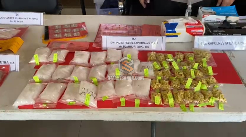 Polisi Gagalkan Peredasan 2 Kg Sabu dan 1.670 Butir Ekstasi di Perairan Sungai B...