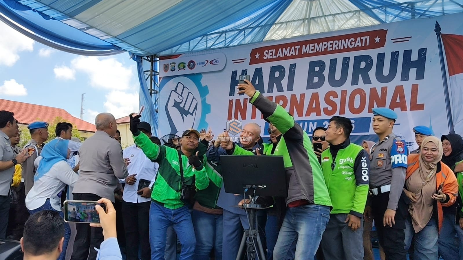 Ribuan Buruh May Day di Mapolresta Banjarmasin, Minta outsourcing Dihapus