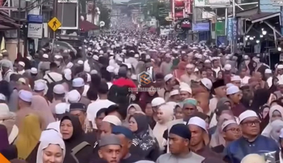 Puncak Momen 5 Rajab Haul Sekumpul di Martapura: Cuaca Berawan, Jutaan Jemaah Pa...